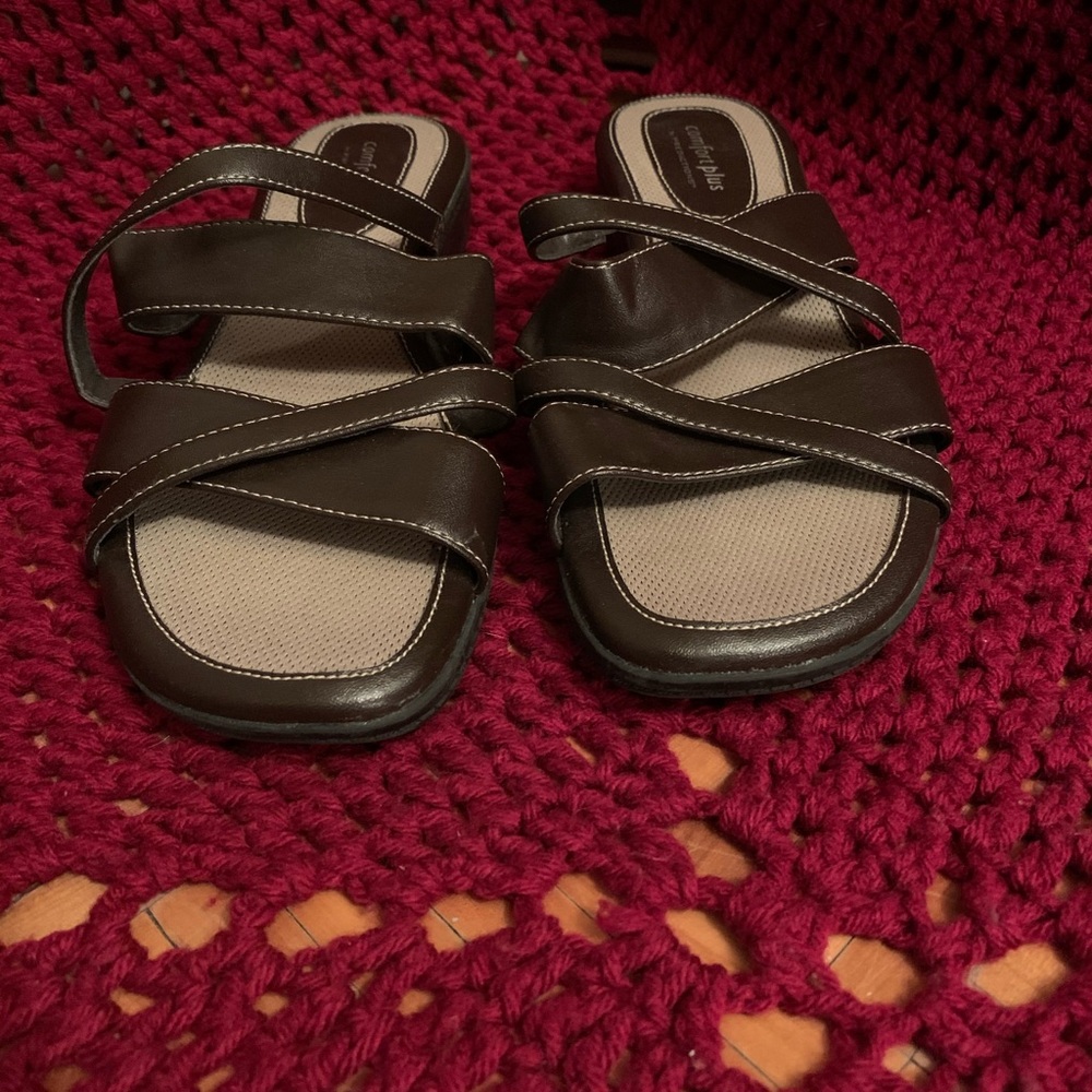 Woman’s Comfort Plus by Predictions summer sandals